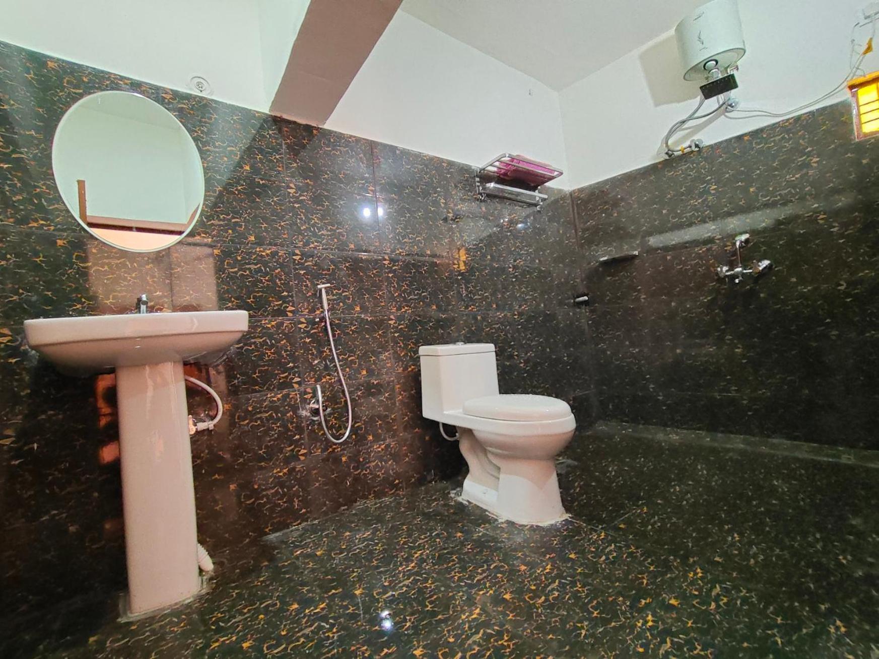 Alaknanda Homestay Karnaprayag Luaran gambar